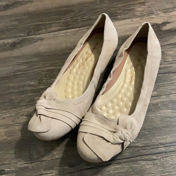 Walking Cradles‎ Brielle Light Beige Bow Twist Ballet Flat Shoes - Picture 3 of 11